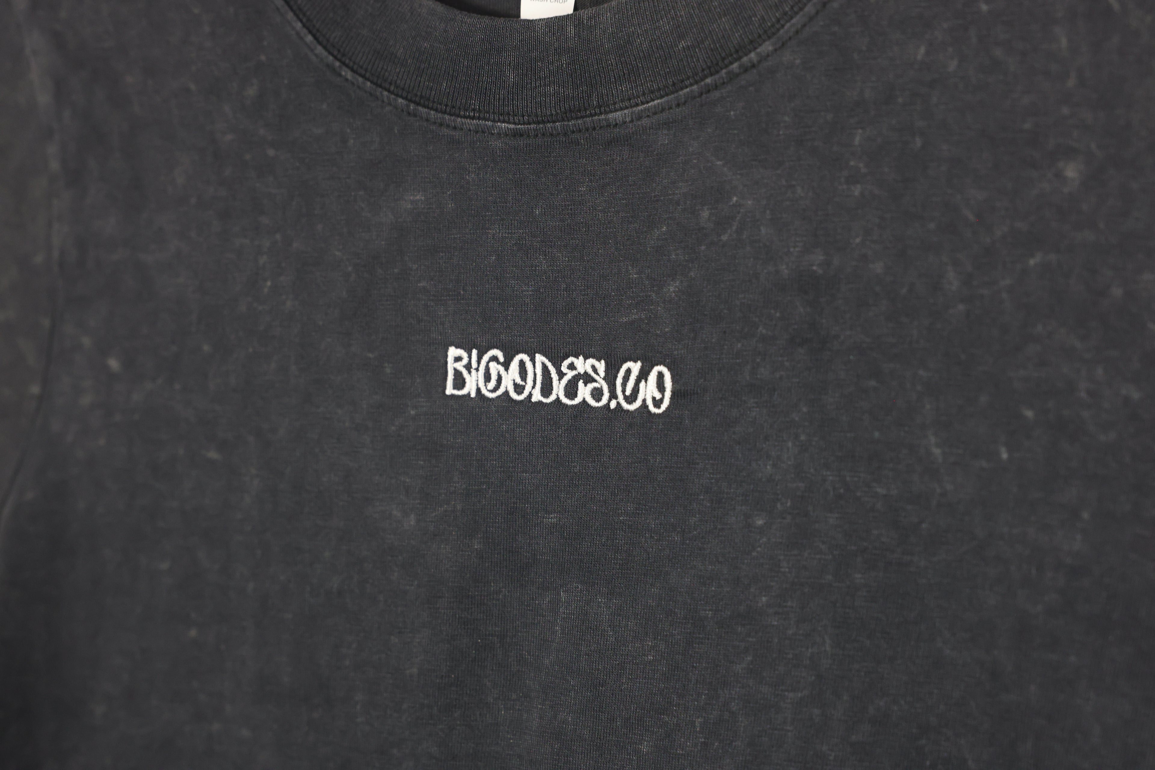 Crop Top Feminino BIGODES - Stone Wash